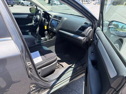Used 2019 Subaru Outback 2.5i Premium AWD/4WD image 12