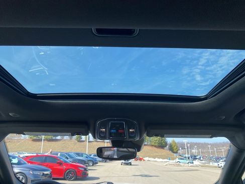 Used 2023 Jeep Grand Cherokee L Laredo image 21