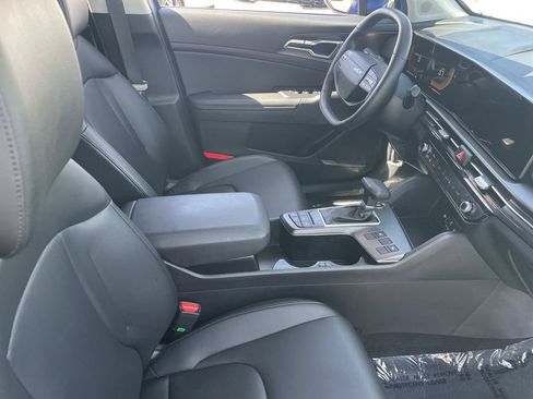 Certified 2026 Kia Sportage EX FWD image 11