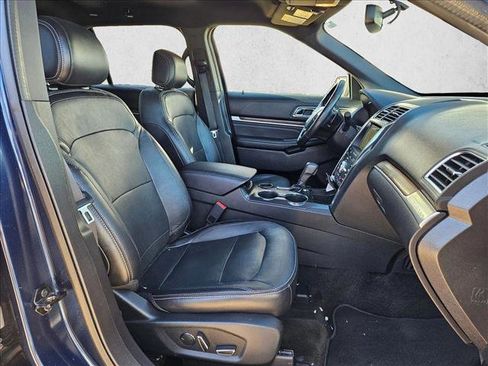 Used 2017 Ford Explorer Limited image 20