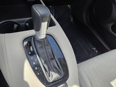 Certified 2025 Honda HR-V LX image 17