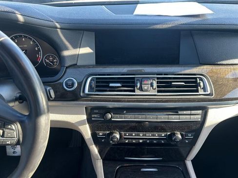 Used 2012 BMW 750i w/ M Sport Pkg RWD image 6