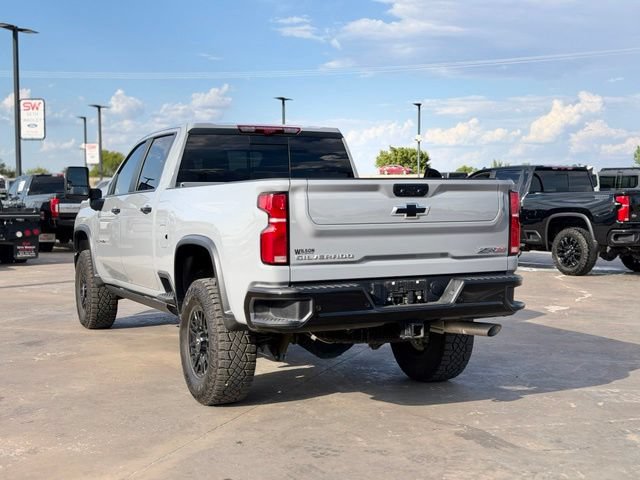 Used 2025 Chevrolet Silverado 2500 ZR2 w/ Technology Package AWD/4WD image 3