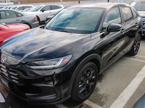 Used 2025 Honda HR-V Sport image 2