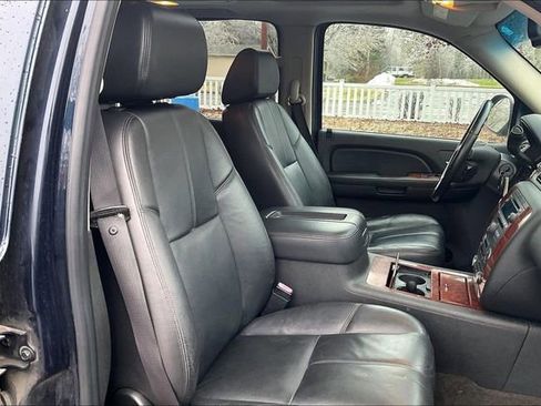 Used 2008 Chevrolet Avalanche LTZ image 7
