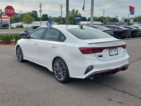 Certified 2023 Kia Forte GT w/ GT2 Package FWD image 4