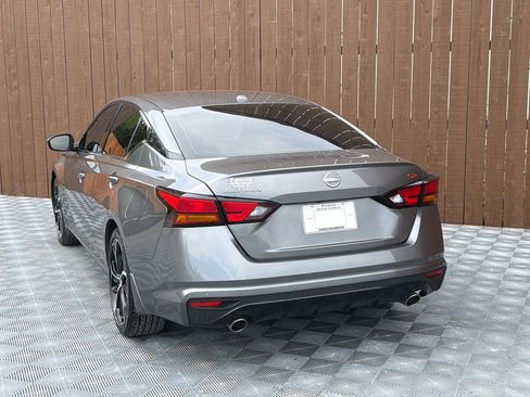 Used 2024 Nissan Altima 2.5 SR w/ SR Premium Package FWD image 16