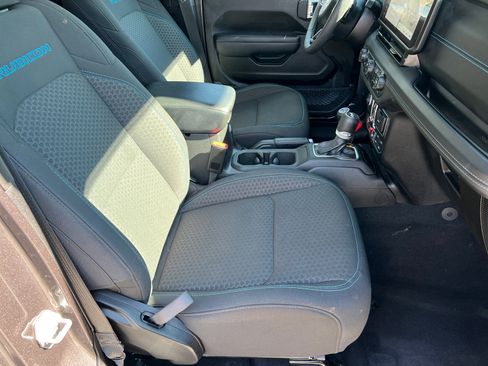 Used 2025 Jeep Wrangler Unlimited Rubicon 4xe w/ Convenience Group image 13