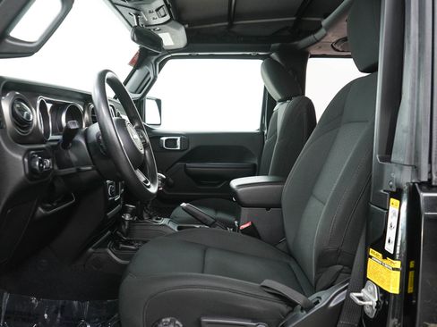 Used 2018 Jeep Wrangler Sport AWD/4WD image 15