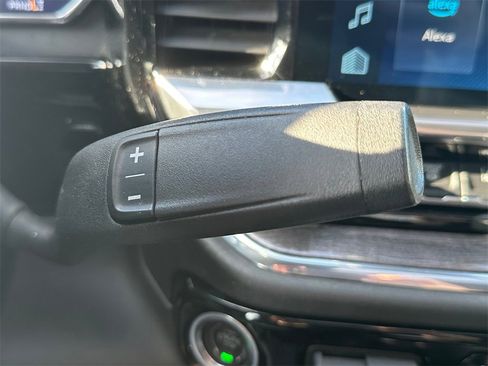 Used 2024 Chevrolet Silverado 2500 LTZ w/ LTZ Convenience Package image 32