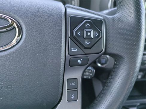 Used 2022 Toyota Tacoma TRD Off-Road w/ Technology Package image 28