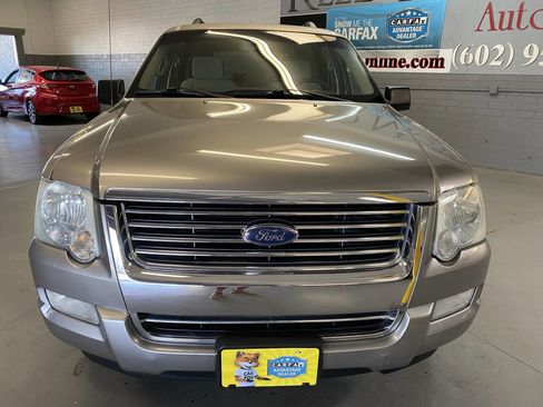 Used 2008 Ford Explorer XLT image 2