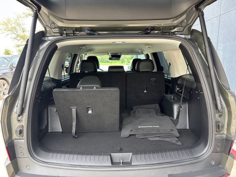 Used 2025 Hyundai Santa Fe SEL FWD image 16