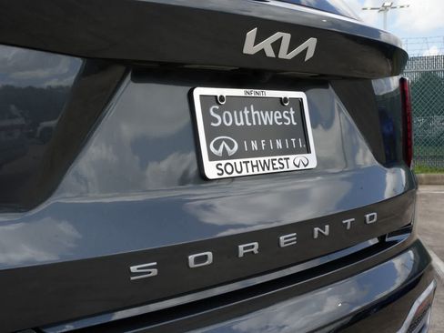 Used 2022 Kia Sorento EX w/ Panoramic Sunroof Package FWD image 20