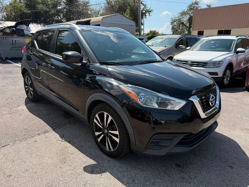 Used 2020 Nissan Kicks SV FWD image 3