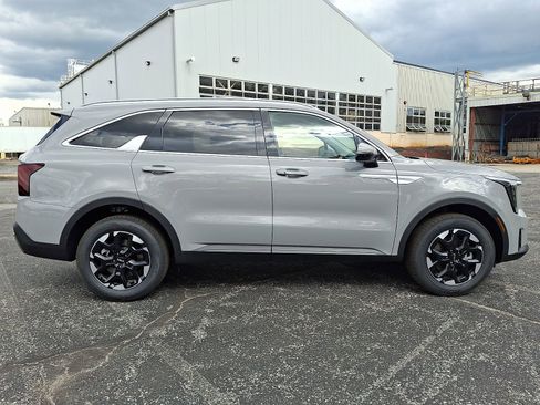 New 2026 Kia Sorento S AWD/4WD image 9