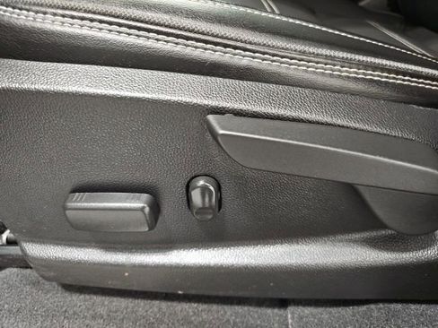 Used 2021 GMC Canyon Denali image 16