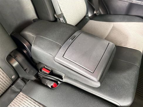 Used 2019 Toyota 4Runner SR5 AWD/4WD image 39
