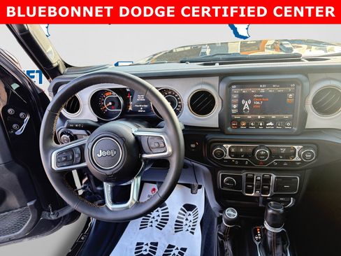 Used 2023 Jeep Gladiator Overland AWD/4WD image 12