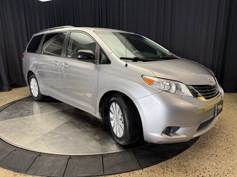 Used 2011 Toyota Sienna LE image 15