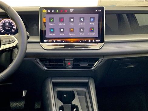 New 2026 Volkswagen Tiguan SE image 8