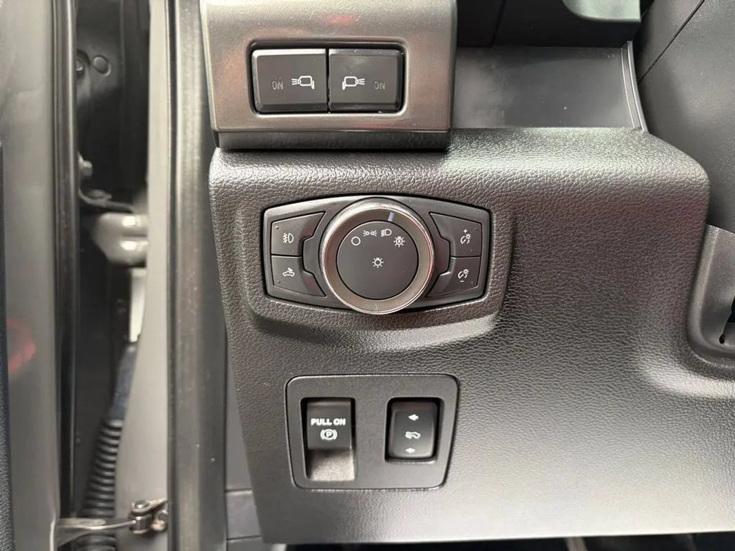 Used 2020 Ford F150 Lariat w/ Equipment Group 502A Luxury AWD/4WD image 14