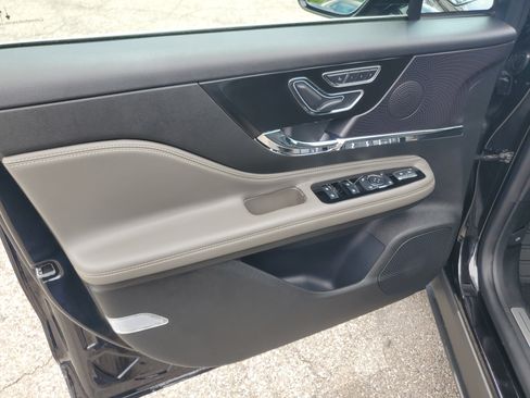 Certified 2024 Lincoln Corsair AWD w/ Equipment Group 101A image 10