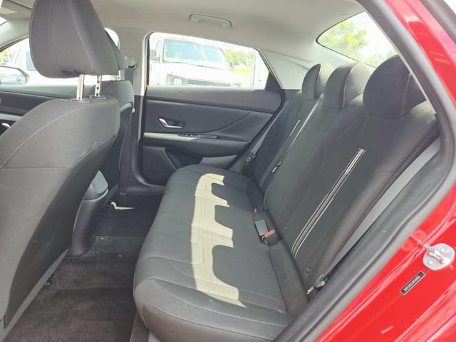 Used 2023 Hyundai Elantra SEL w/ Convenience Package FWD image 9