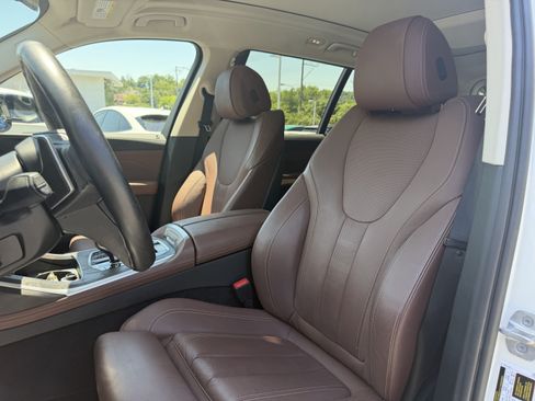Used 2021 BMW X7 xDrive40i w/ Premium Package AWD/4WD image 9