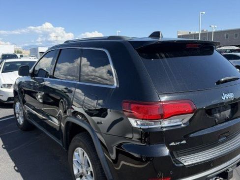 Used 2021 Jeep Grand Cherokee Laredo AWD/4WD image 4