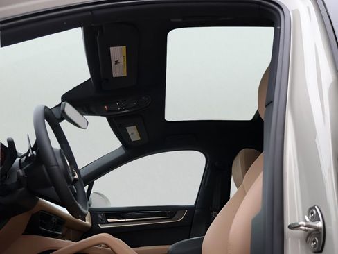 New 2026 Porsche Cayenne Coupe image 37