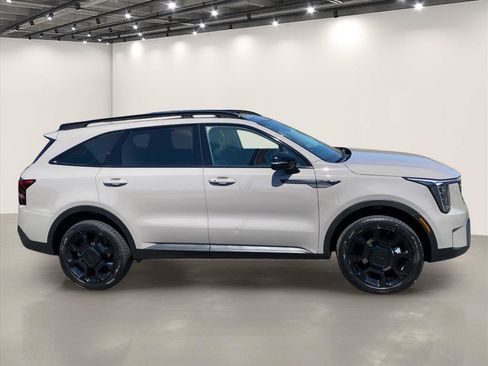 Certified 2025 Kia Sorento X-Line EX AWD/4WD image 9