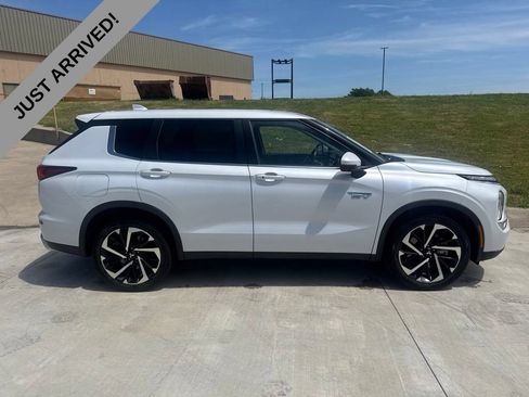 Used 2023 Mitsubishi Outlander Ralliart AWD/4WD image 4