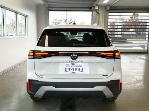 New 2026 Volkswagen Tiguan SE image 5