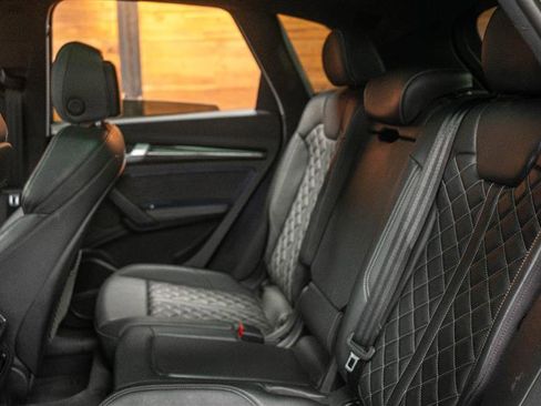 Used 2018 Audi SQ5 Premium Plus image 9