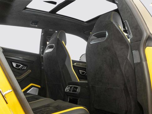 Used 2024 Lamborghini Urus Performante AWD/4WD image 55