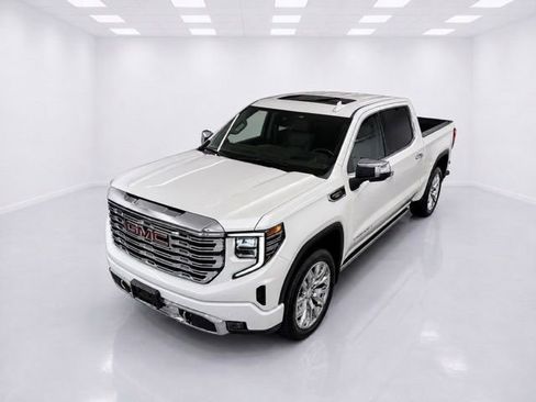 Used 2025 GMC Sierra 1500 Denali w/ Denali Reserve Package AWD/4WD image 4