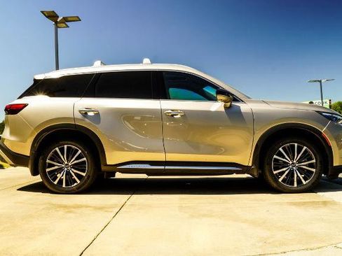 Certified 2023 INFINITI QX60 Sensory w/ Cargo Package AWD/4WD image 6