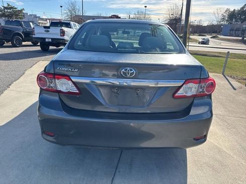 Used 2013 Toyota Corolla LE image 9
