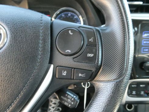 Used 2017 Toyota Corolla LE FWD image 18