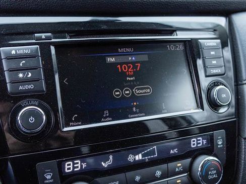 Used 2020 Nissan Rogue SV AWD/4WD image 17