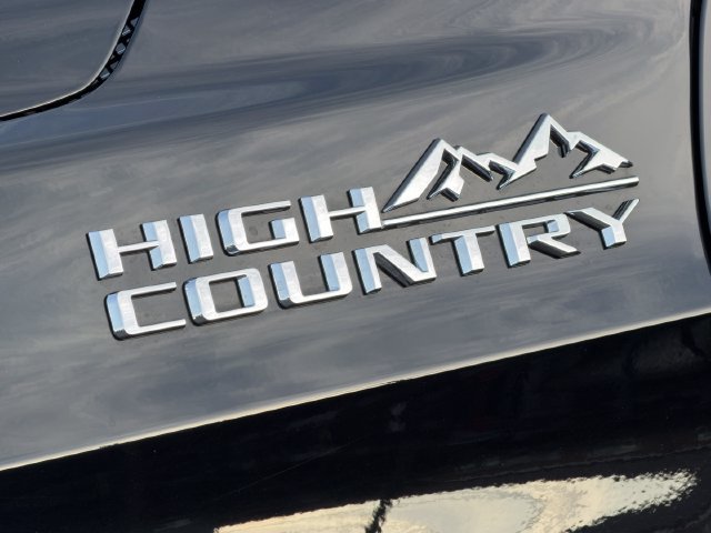 Certified 2025 Chevrolet Tahoe High Country AWD/4WD image 9