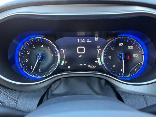 Used 2026 Chrysler Pacifica Pinnacle FWD image 17