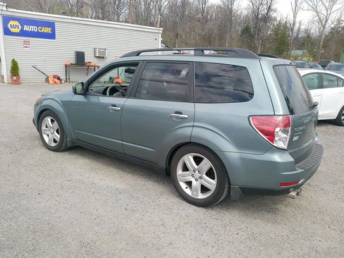 Used 2010 Subaru Forester 2.5X Premium image 26