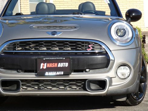 Used 2018 MINI Cooper S w/ Premium Package image 16