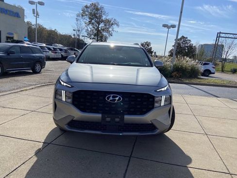 Used 2023 Hyundai Santa Fe SEL image 3