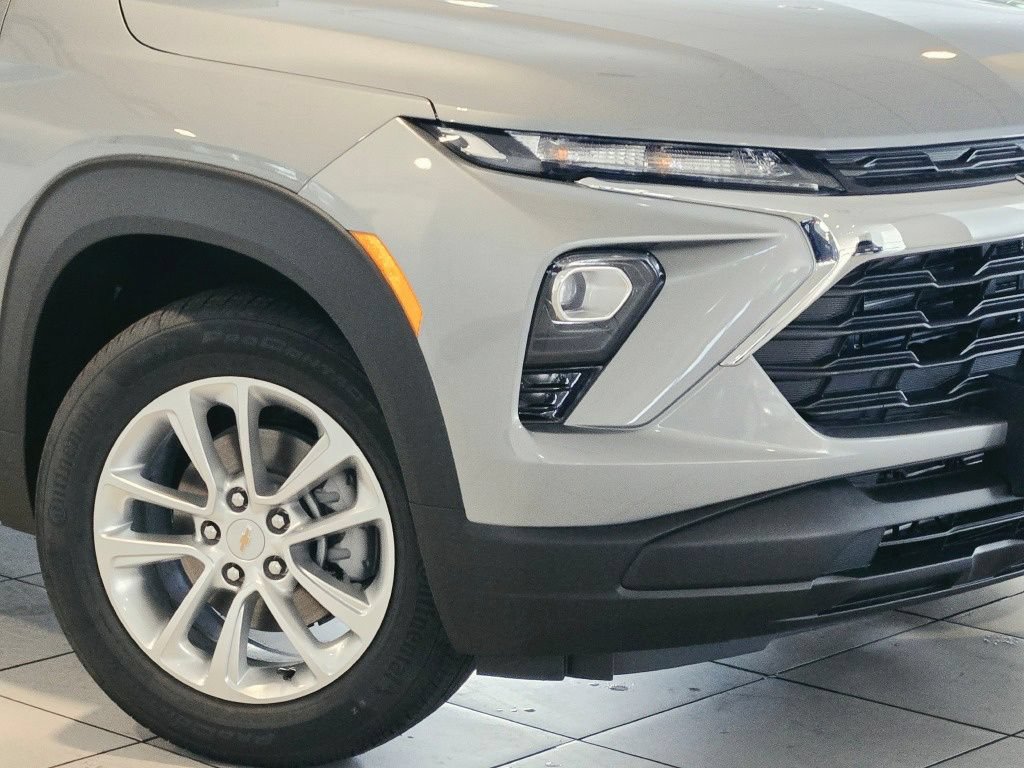 New 2026 Chevrolet TrailBlazer LS FWD image 2