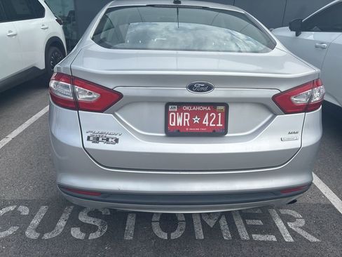 Used 2013 Ford Fusion SE FWD image 3