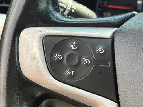 Used 2021 GMC Acadia SLT w/ LPO, Black Accent Package FWD image 21