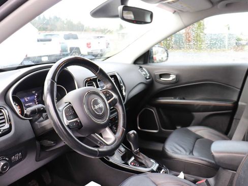 Used 2018 Jeep Compass Limited w/ Navigation Group image 10
